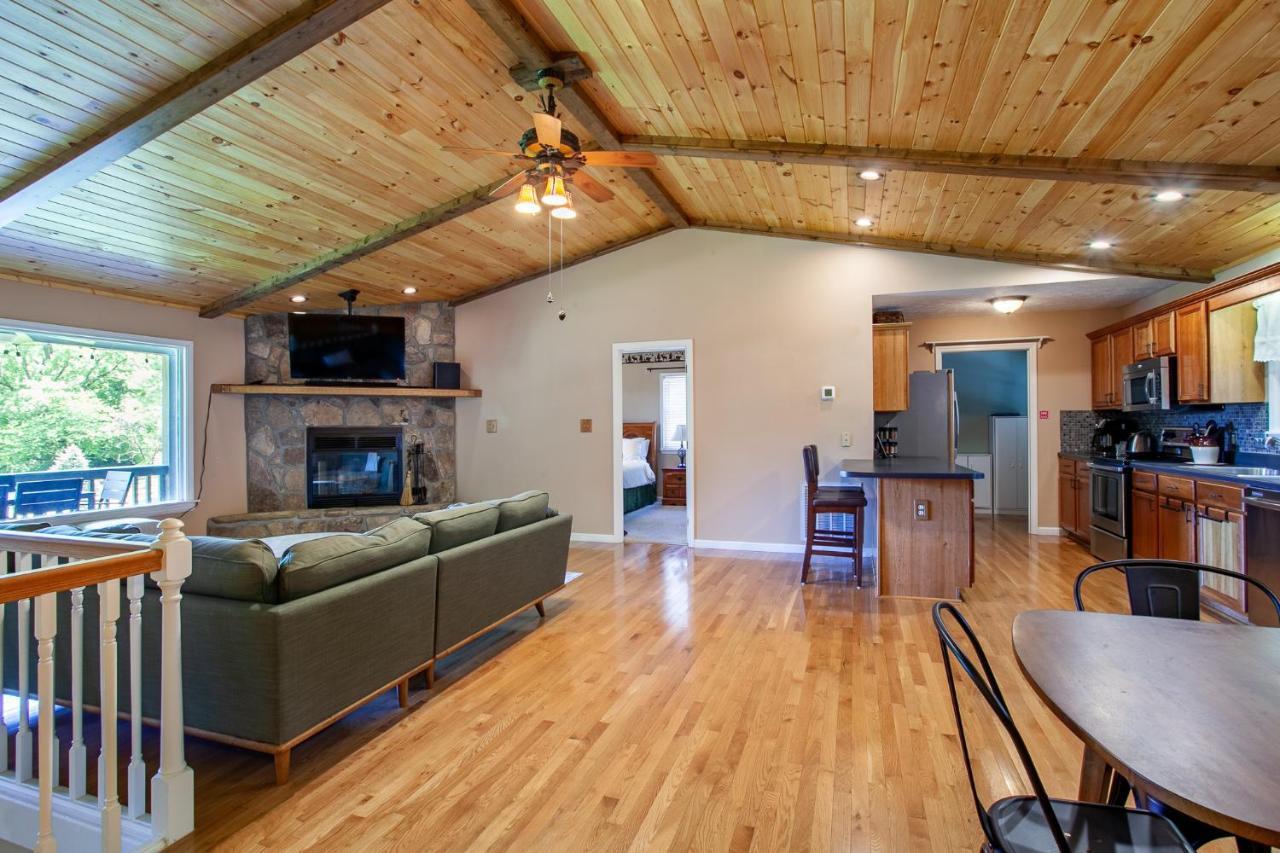 Ole Smoky Bnb - Game Room, Hot Tub, Mtn Views! Pigeon Forge Exteriér fotografie