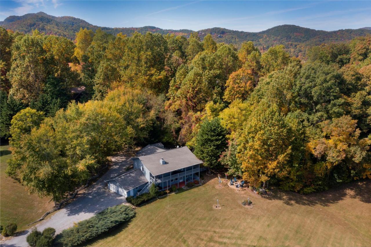 Ole Smoky Bnb - Game Room, Hot Tub, Mtn Views! Pigeon Forge Exteriér fotografie