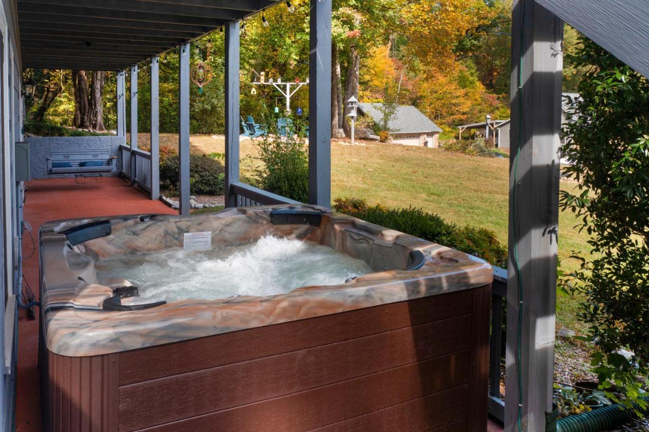 Ole Smoky Bnb - Game Room, Hot Tub, Mtn Views! Pigeon Forge Exteriér fotografie